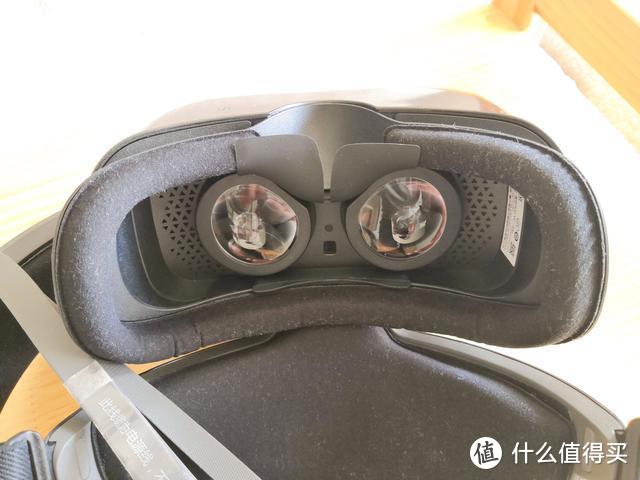 爱奇艺奇遇2S VR 4K一体机，带你领略身临其境的观影体验