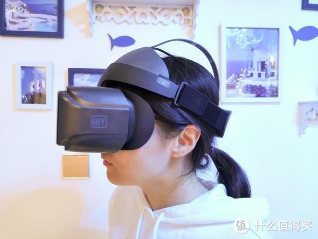 爱奇艺奇遇2S VR 4K一体机，带你领略身临其境的观影体验