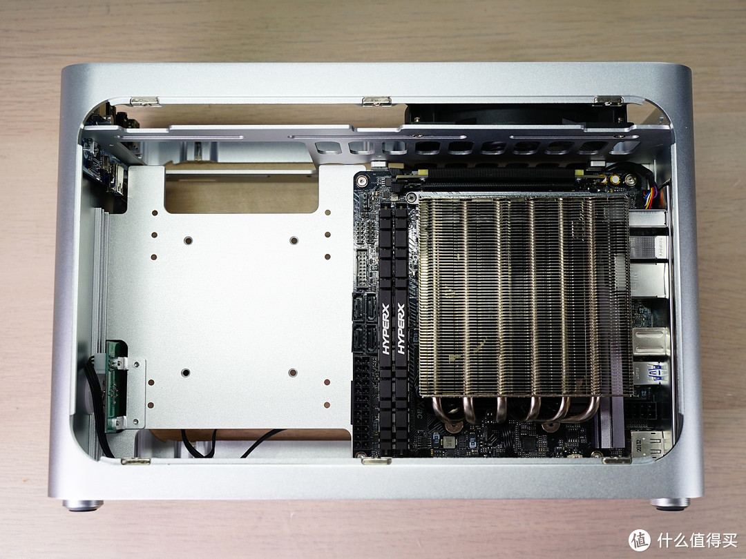 精致做到mini，无光也可美丽，一台ITX主机搭建全过程
