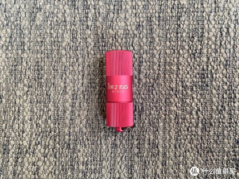 OLIGHT 傲雷 i1R 2 EOS粉色钥匙链手电 ——小而强大