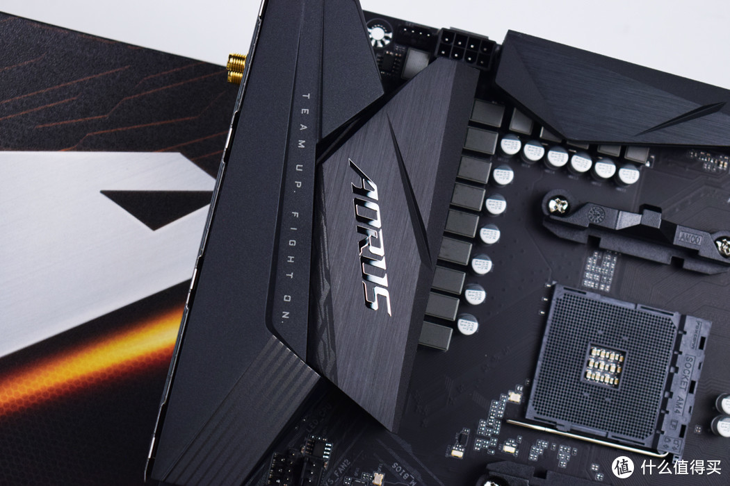 玩堆料的電競精英技嘉x570aoruselitewifi主板開箱試玩體驗