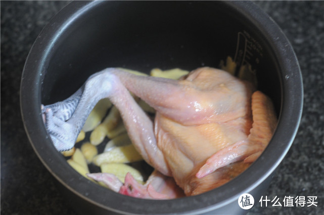 电饭锅做鸡肉不炒不炖，简单好学，吃一次就上瘾