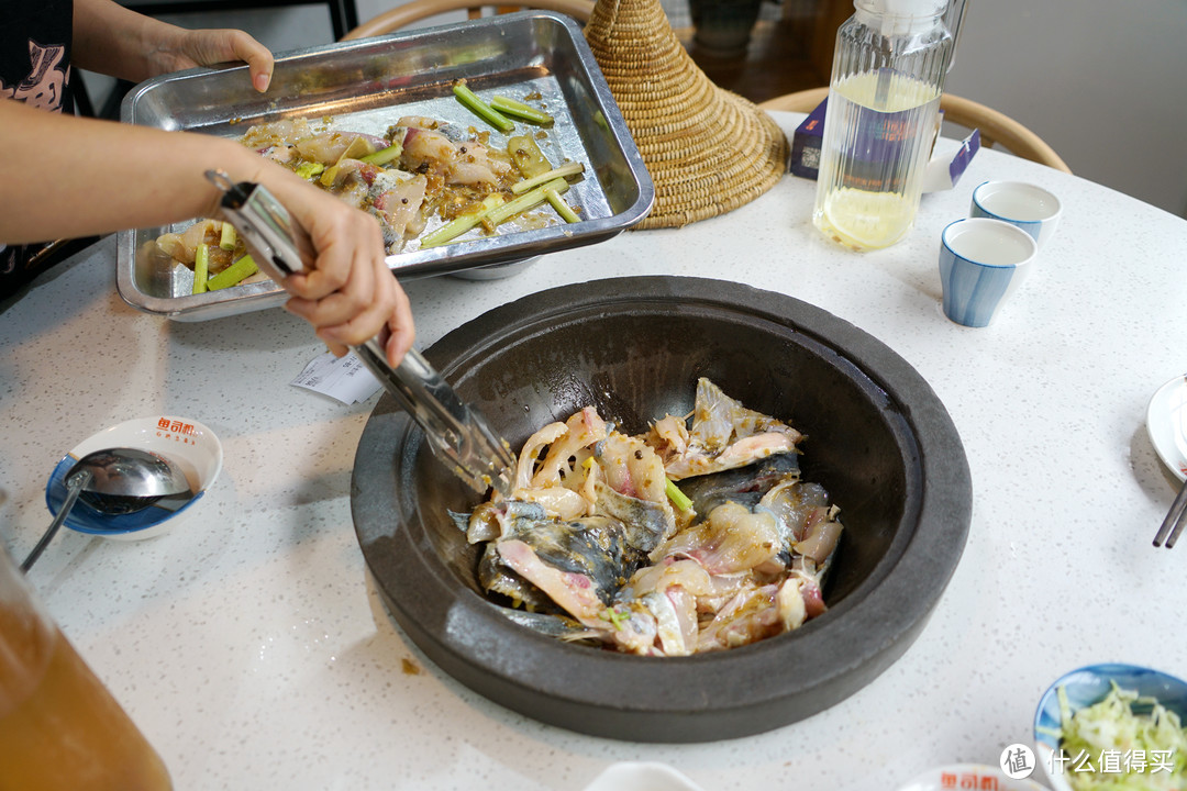 神车车主都光顾的店，一定好吃到不得了：跟我一起吃三溪口石锅豆腐鱼吧