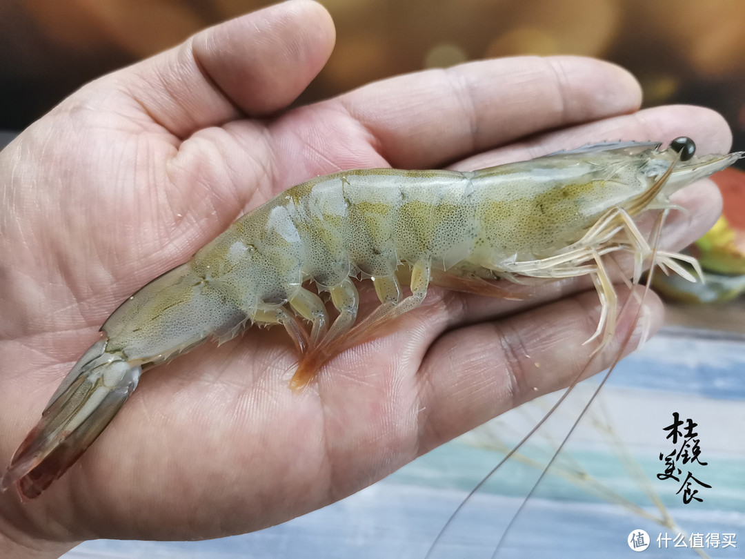 巴掌长的大鲜虾，剥出大虾仁包包子，三鲜馅这样调馅才够鲜