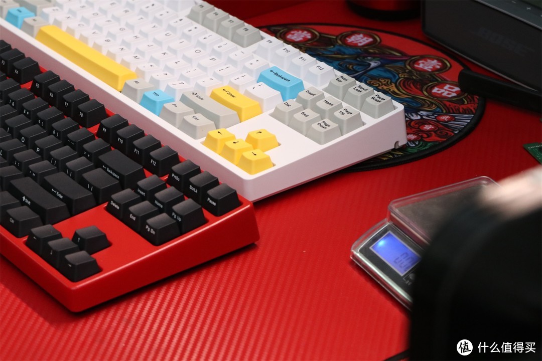 蓝牙还是2.4G，无线机械键盘对比评测 高斯GS87G VS GS87D法拉利红