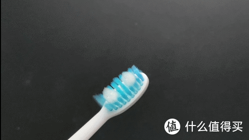 两种刷头，五种洁齿模式，中规中矩的电动牙刷——罗曼E7体验