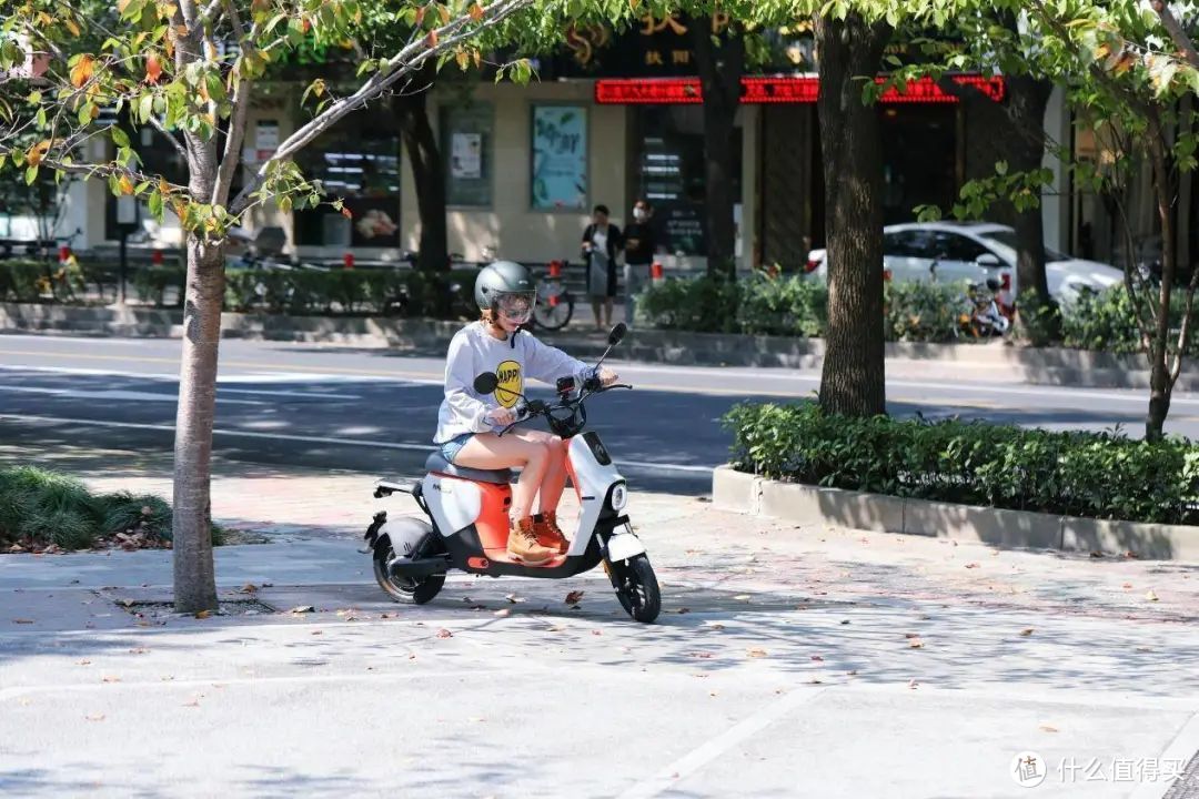 中年人的第一辆电瓶车，九号电动车B80，新国标轻松上牌，不带钥匙智能出行 