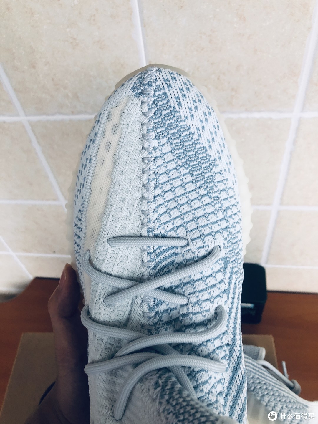 年初买冰蓝，年中笑开颜--yeezy 350 冰蓝