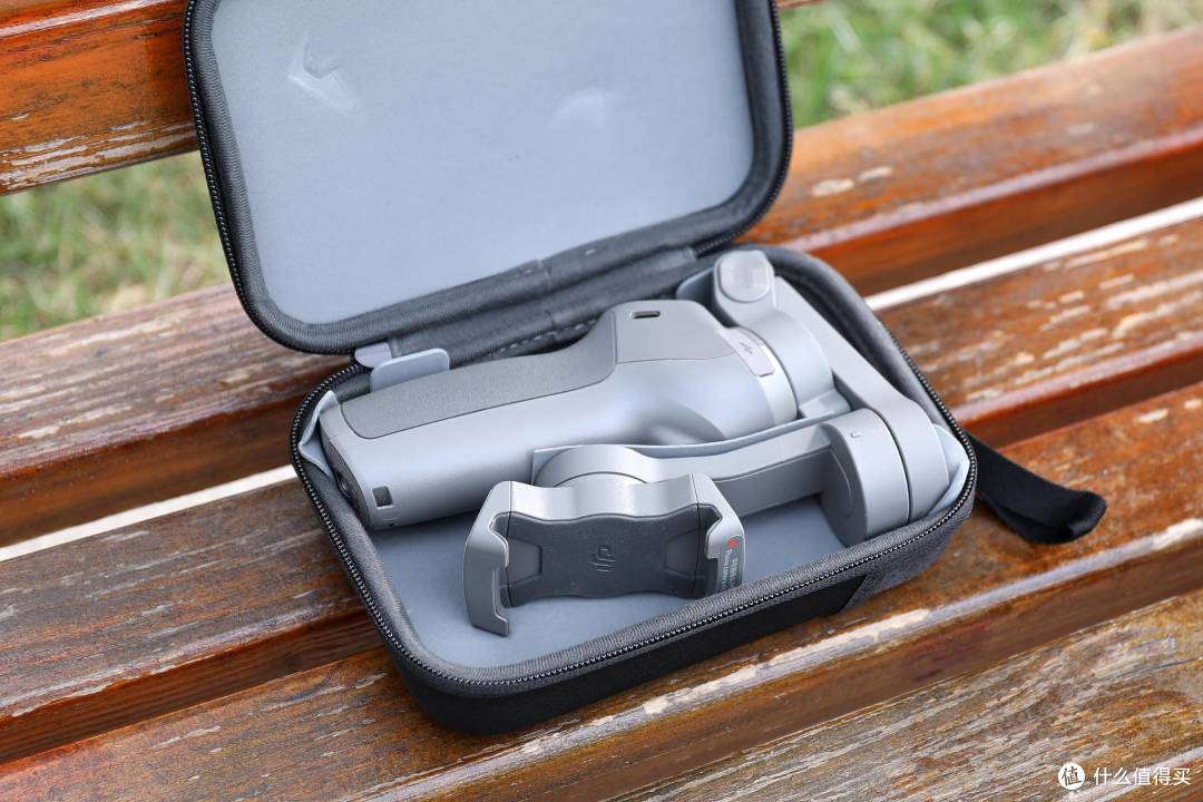 网友问:大疆灵眸手机云台3现在还香吗?我答:拍生活vlog用它就够了.