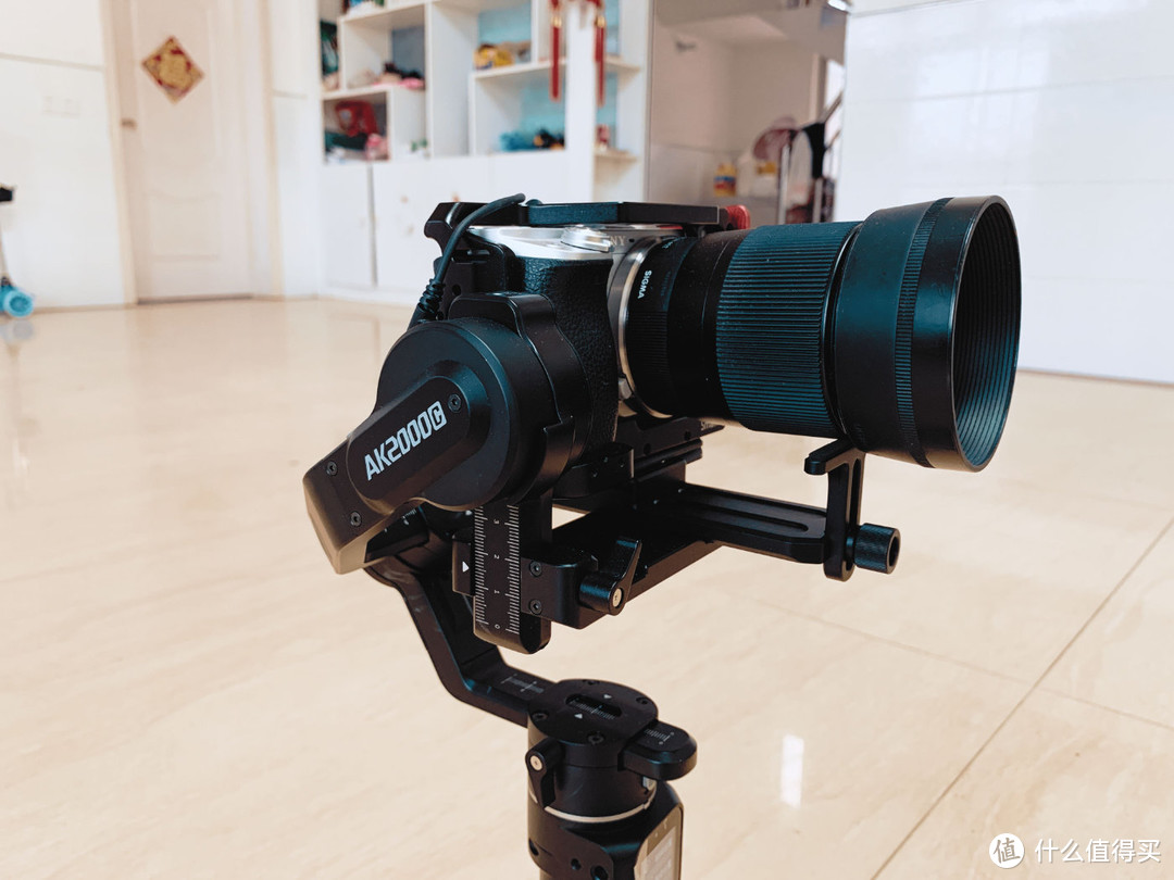 千元内能买到的唯一一款相机稳定器飞宇AK2000C究竟如何？
