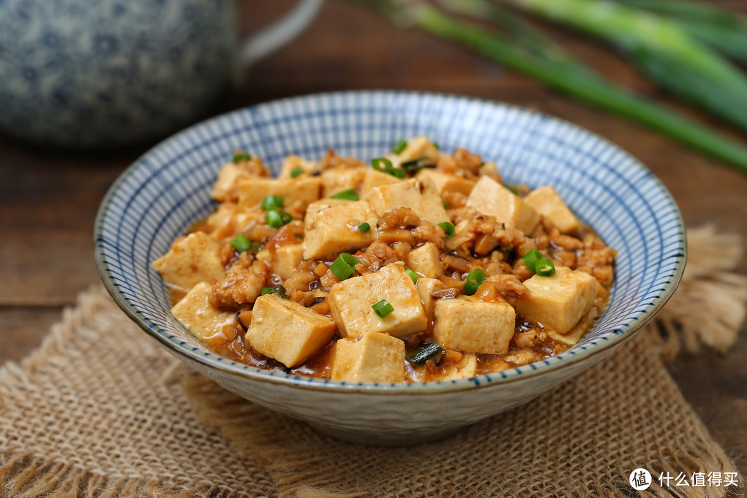 豆腐这做法实在费米饭，嫩滑入味营养丰富，两块钱买一块够全家吃