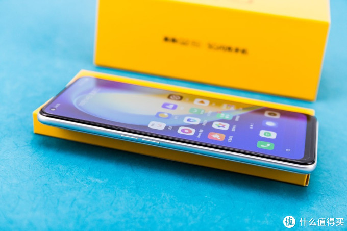 realme首款素皮手机realme真我q2pro深度评测