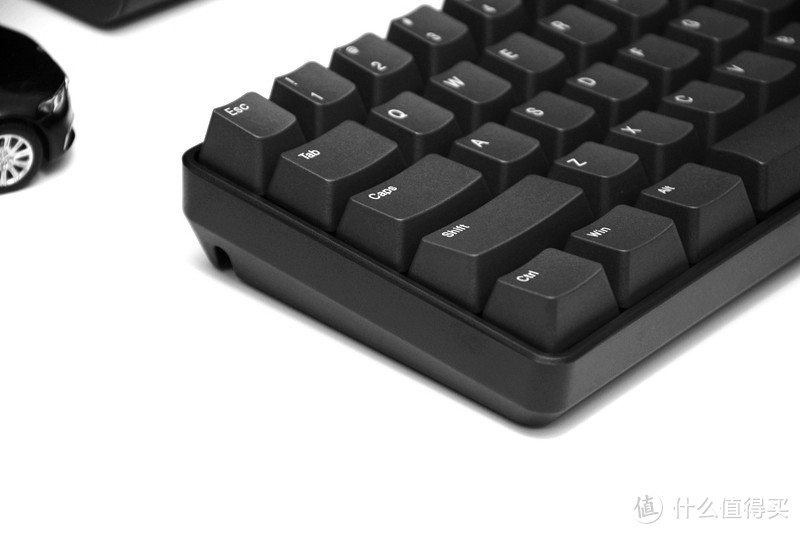 V860-61，雷柏的首款60%机械键盘，PBT键帽，樱桃轴，售价219元