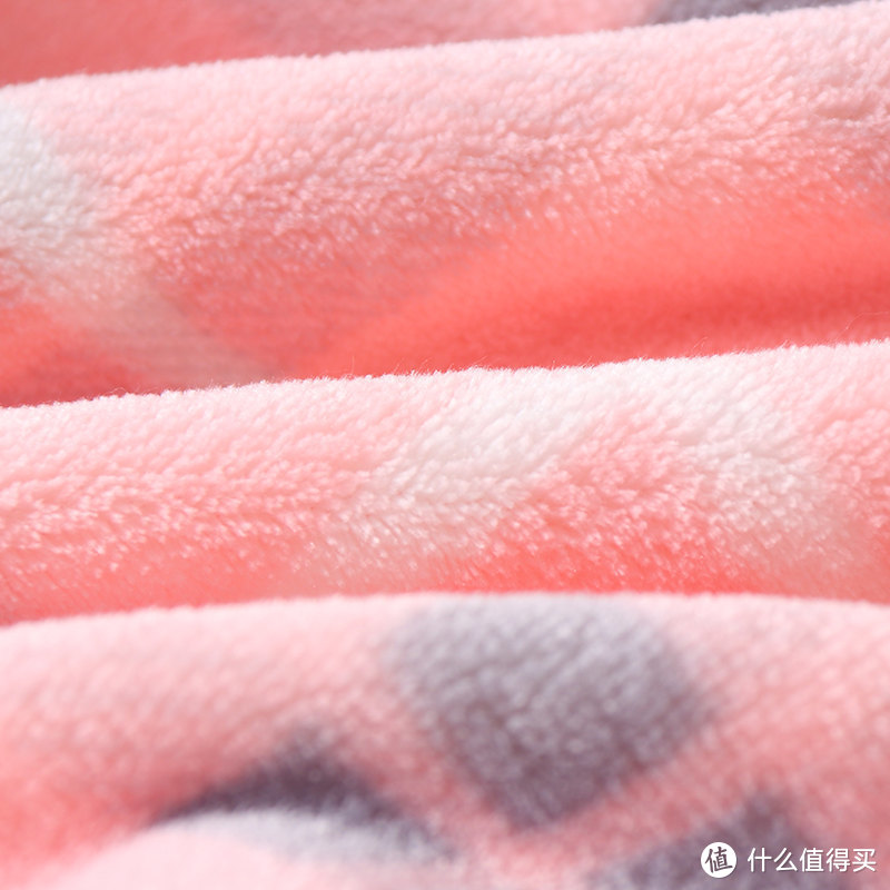 雪仙丽时尚性感珊瑚绒情侣睡袍，暖暖的很贴心