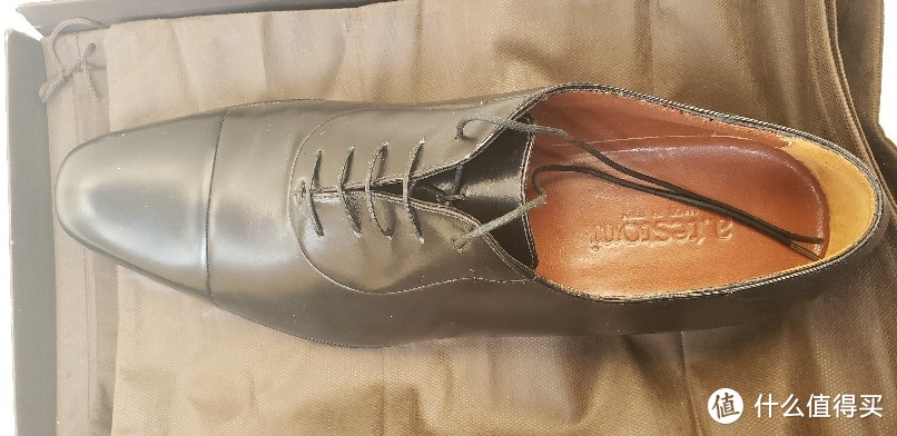 Testoni cap-toe Oxford，不惧怕商务场合