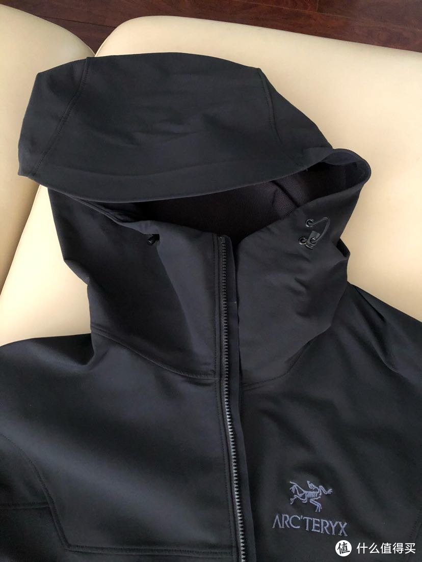 户外品牌始祖鸟gamma Lt Hoody 软壳 什么值得买