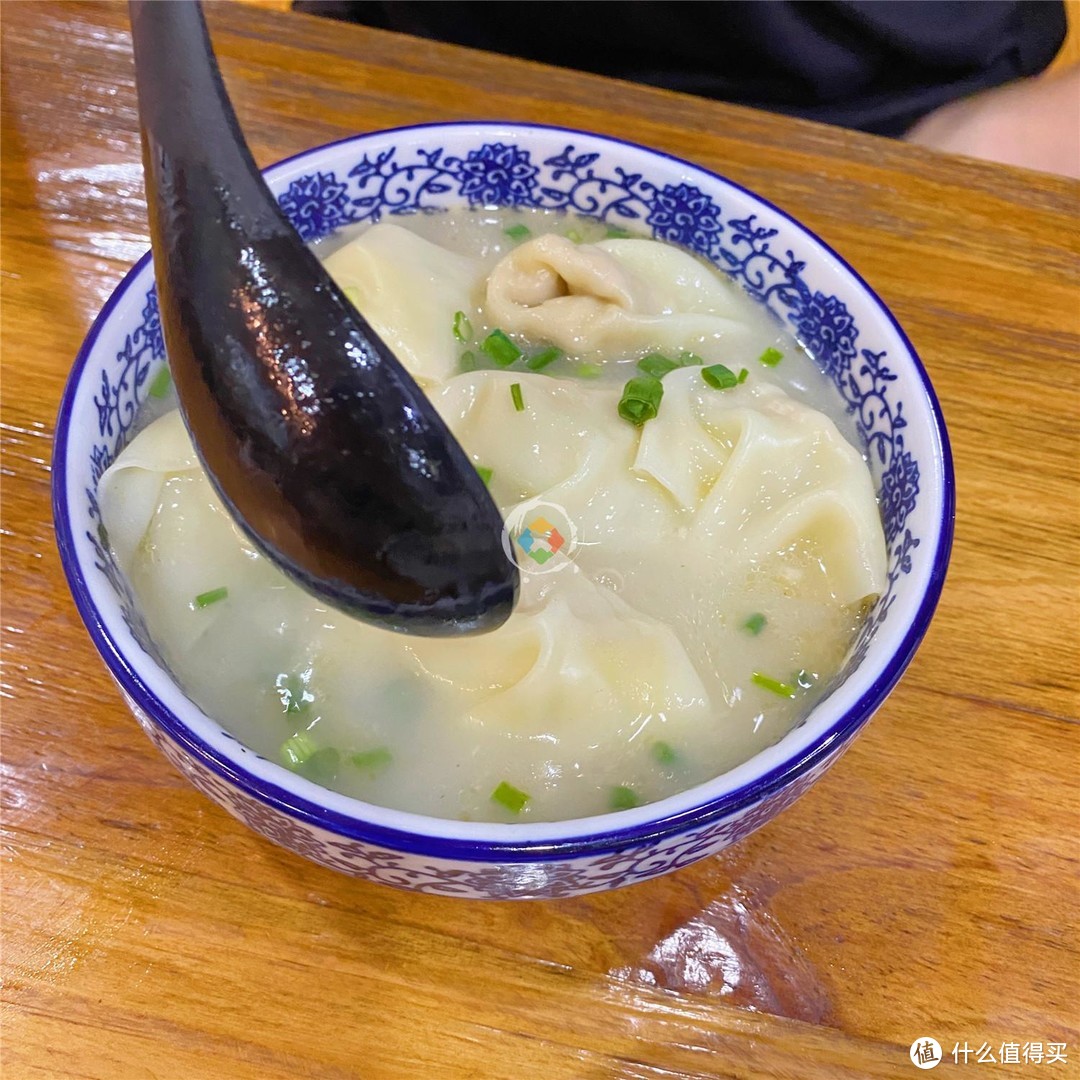 重庆特色人生面，生活的味道它都有，吃出酸甜辣，少了一味苦