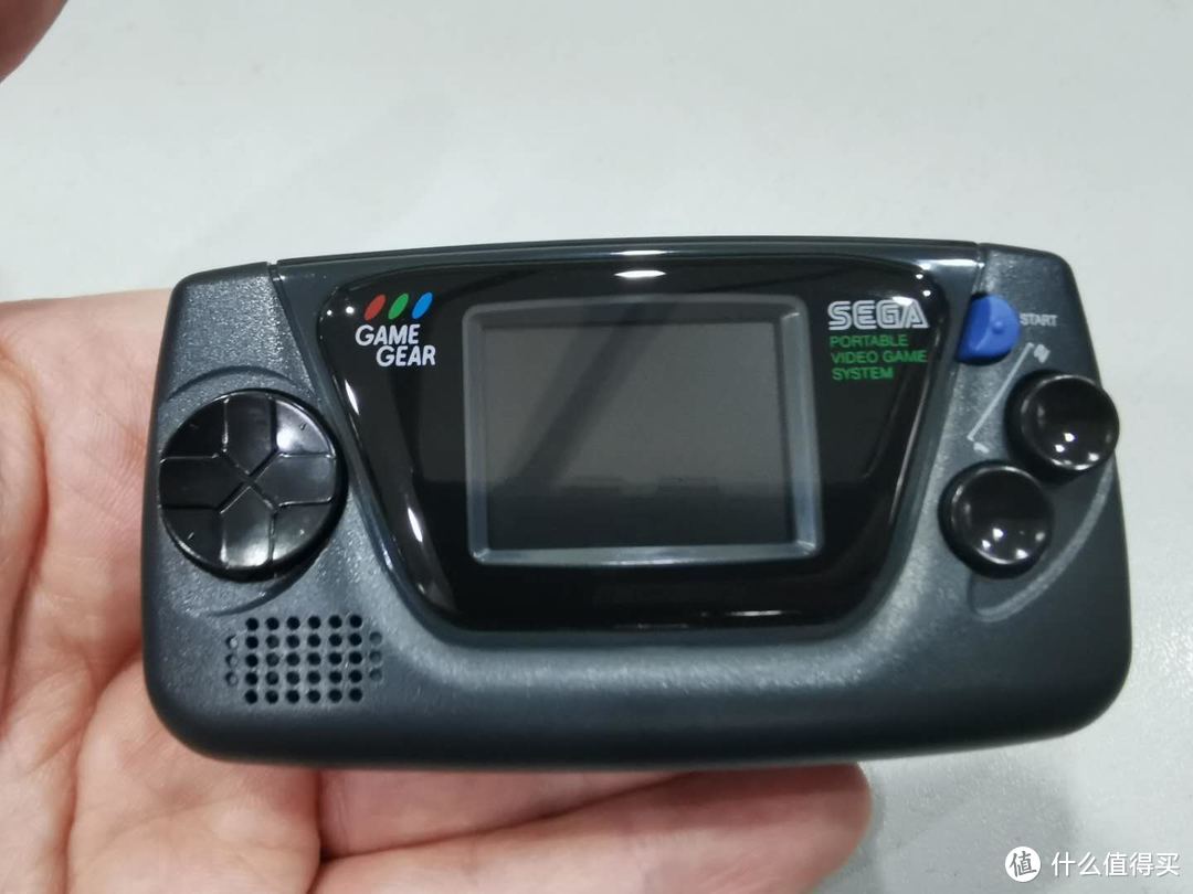 世嘉迷你掌机GAMEGEAR Micro开箱：居然不错