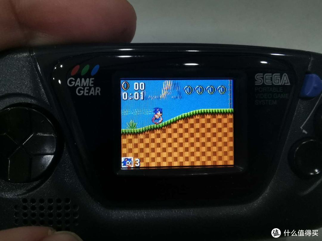 世嘉迷你掌机GAMEGEAR Micro开箱：居然不错