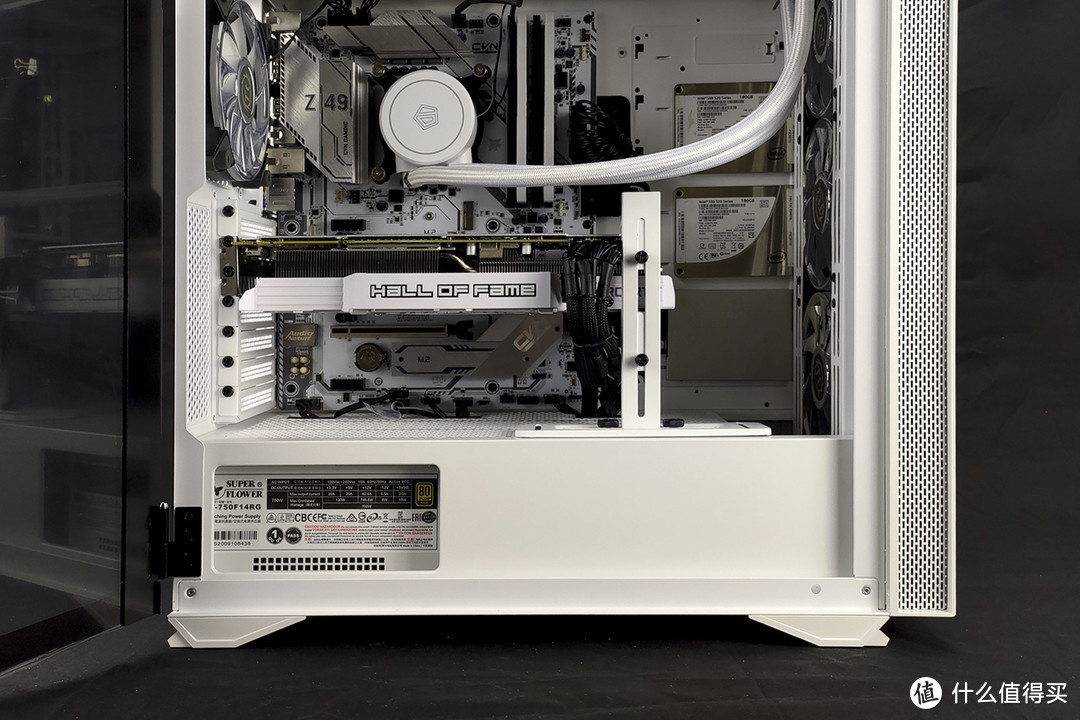 奶白信仰色，MacOS+WIN双系统主机装机分享