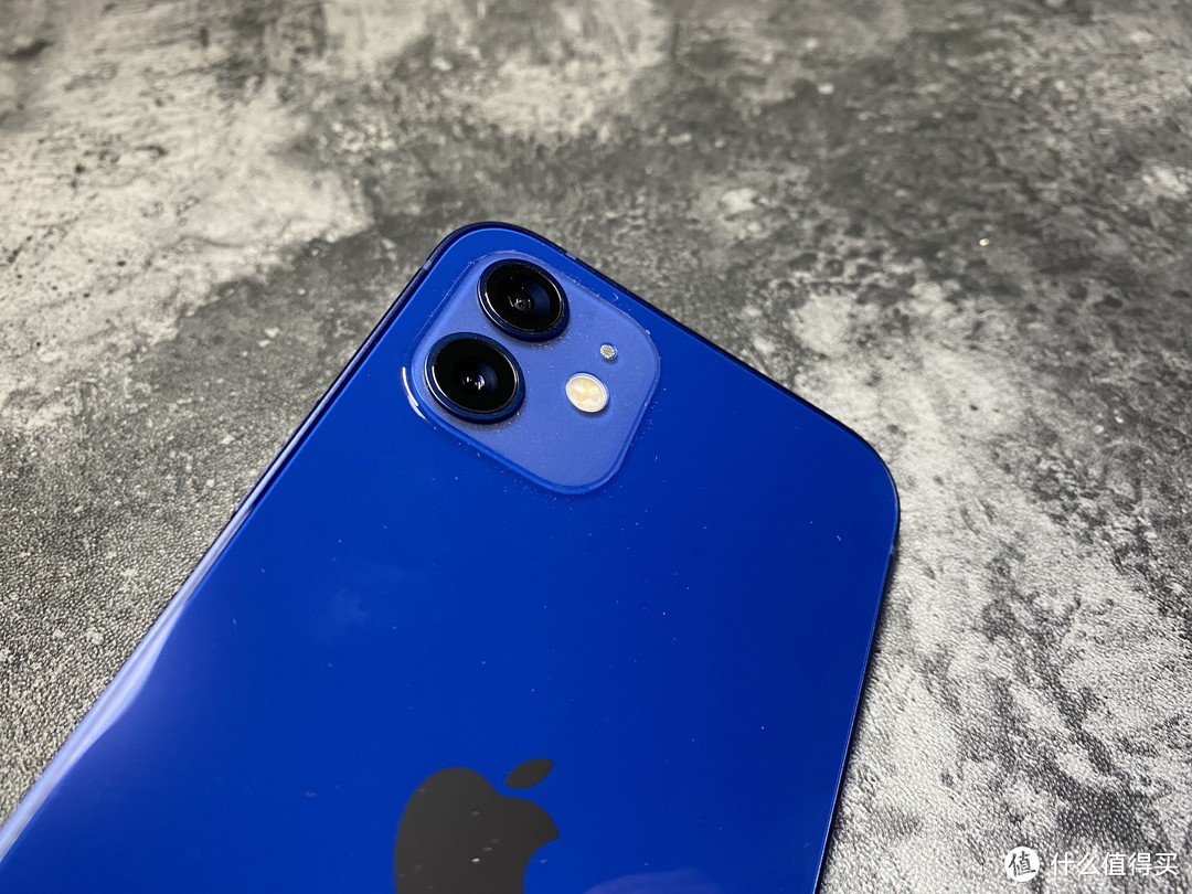 『#首晒#』17哥：iPhone 12. 到底是什么蓝？