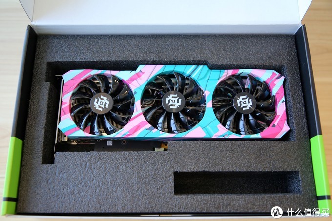 过目不忘的撞色设计zotac索泰rtx3070xgamingoc显卡高光欣赏