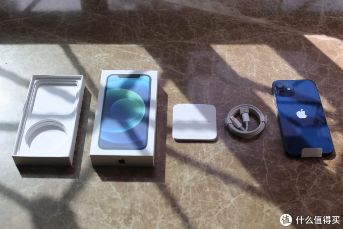 iphone12垃圾桶蓝开箱这颜色是否真的不惹人喜欢普通消费者第一手报告