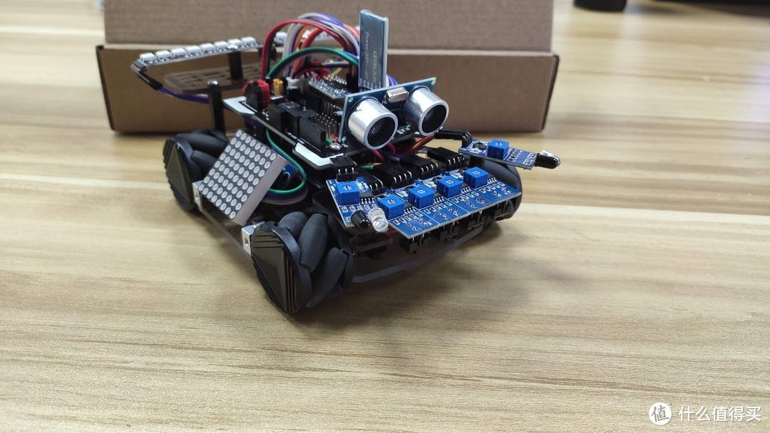 一个程序玩转六个功能——赛恩司MecanBot编程小车试用测评