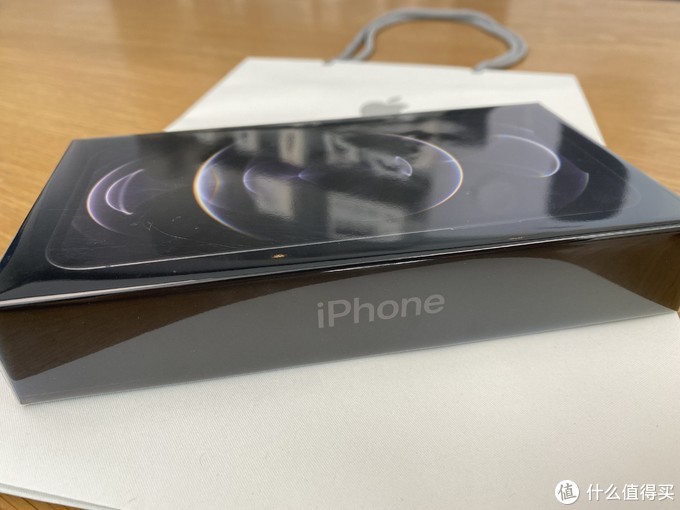 年年都换新iphone 是一种什么样的体验 不带充电器的iphone12 Pro 上手 Iphone 什么值得买