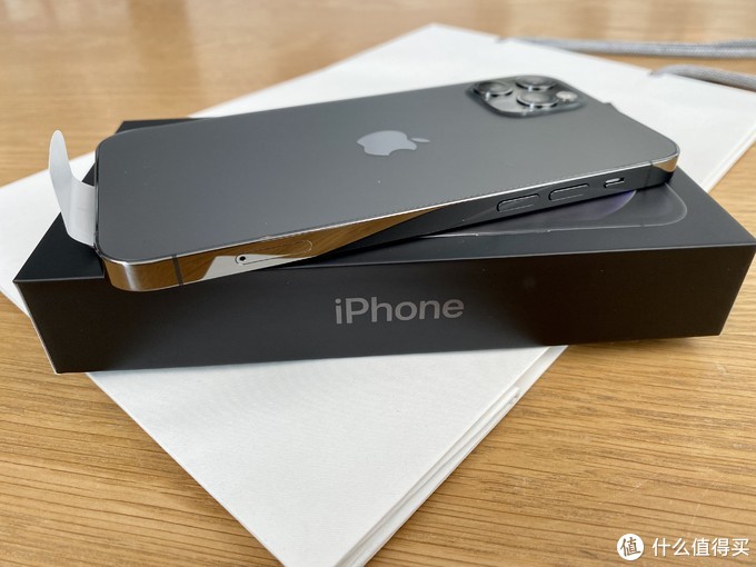 年年都换新iphone 是一种什么样的体验 不带充电器的iphone12 Pro 上手 Iphone 什么值得买