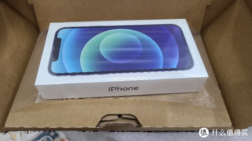 iPhone12蓝色开箱！新手机居然掉漆加磕碰！我气死了