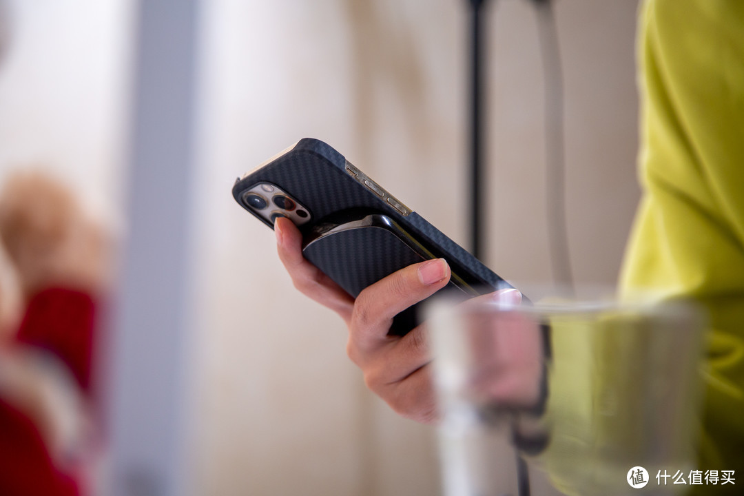 兼容Magsafe的 PITAKA iPhone 12磁吸凯夫拉手机壳开箱分享