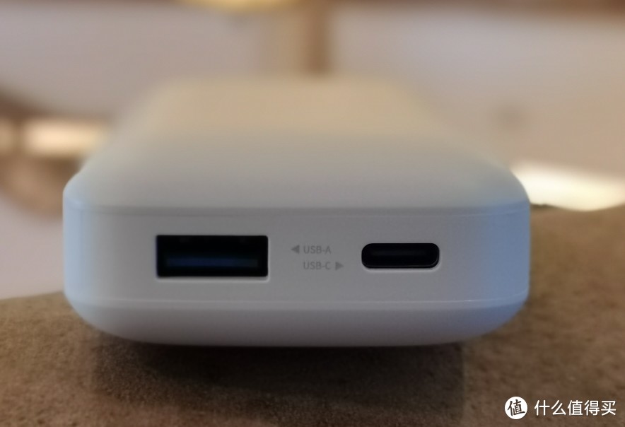 小巧、便捷双向18W快充-爱国者X10P移动电源10000mAh