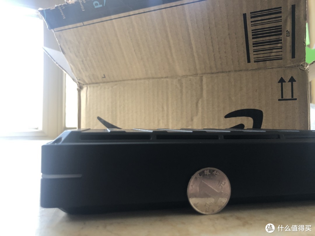 WD BLACK D10 12TB：内盘还是“HC520”，但非零售的“600”