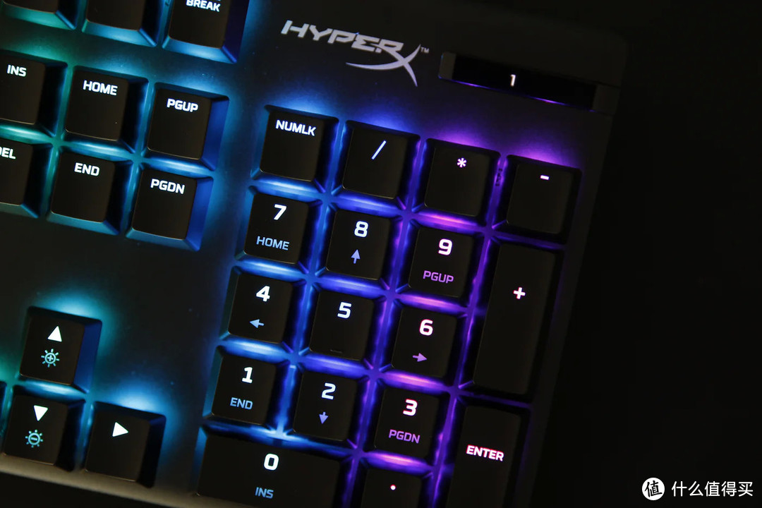 全铝合金机身+自己的轴体＝HyperX阿洛伊 起源