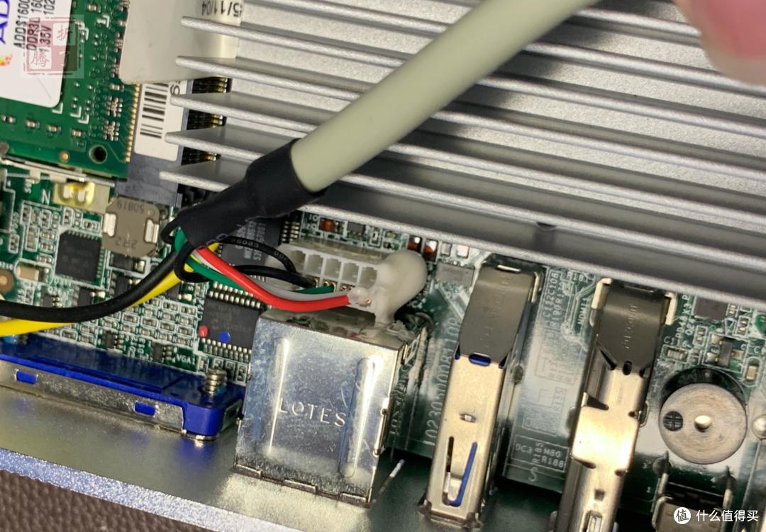 双千兆工控小主机 N2807+2G+32G 软路由 台湾产 很精致