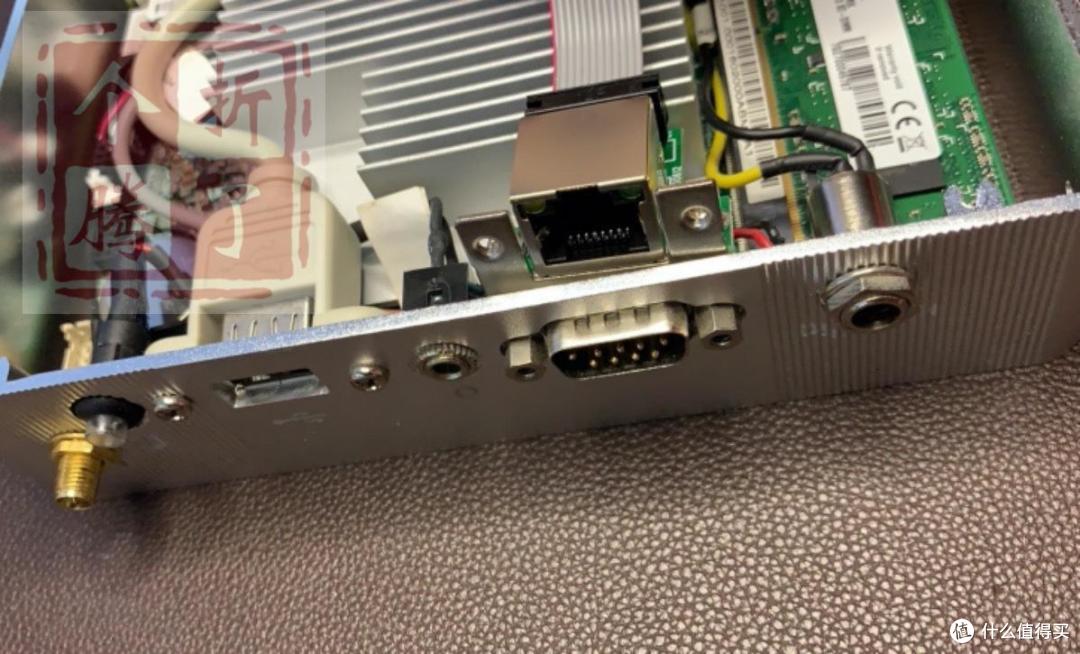 双千兆工控小主机 N2807+2G+32G 软路由 台湾产 很精致