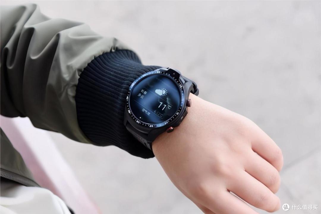 人脸解锁 双向拍照,还能视频通话,jeep推出智能运动手表