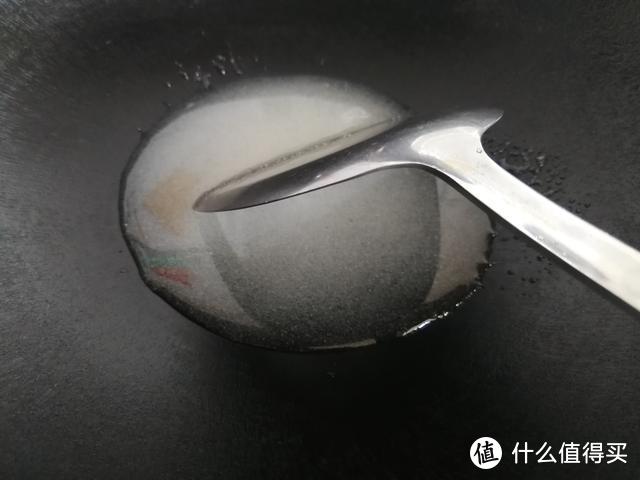 制作糖霜山楂没那么复杂，教你简单做法，不用醋不用油，雪白挂霜一次成功，好吃