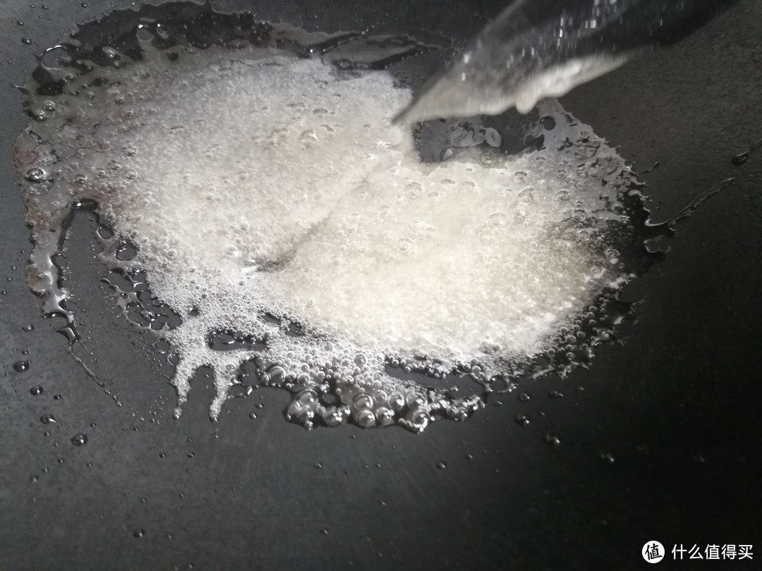 制作糖霜山楂没那么复杂，教你简单做法，不用醋不用油，雪白挂霜一次成功，好吃