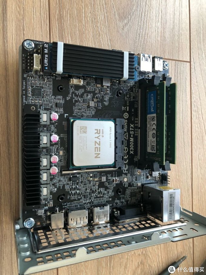华擎x300锐龙3400g开箱装机体验