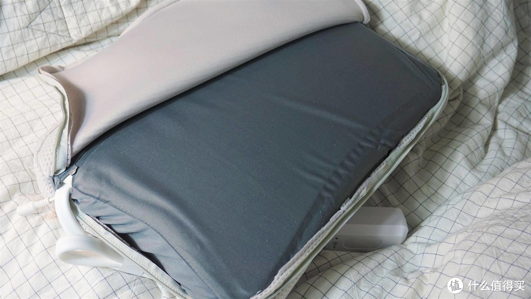 这是一个神奇的枕头，乐伽智能睡眠牵引按摩枕体验