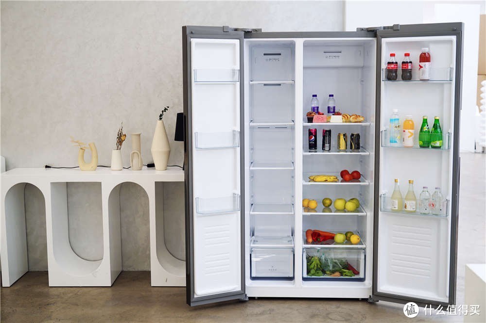 美的606升冰箱体验评测：果汁保鲜前后重量几乎没差别