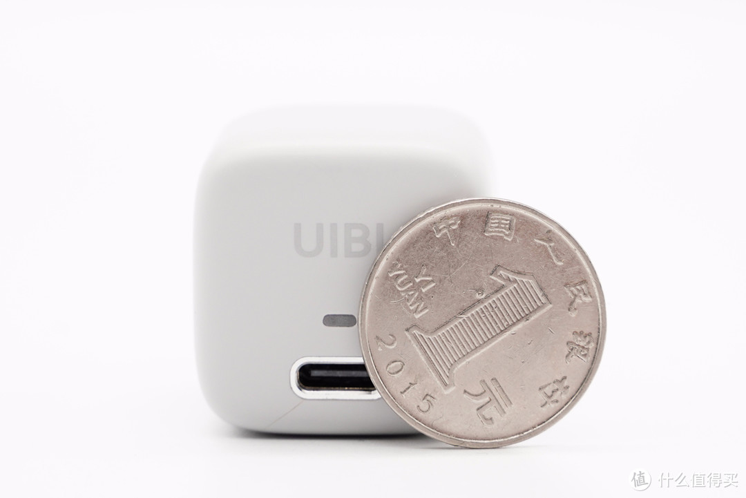 拆解报告：UIBI柚比18W USB PD快充充电器