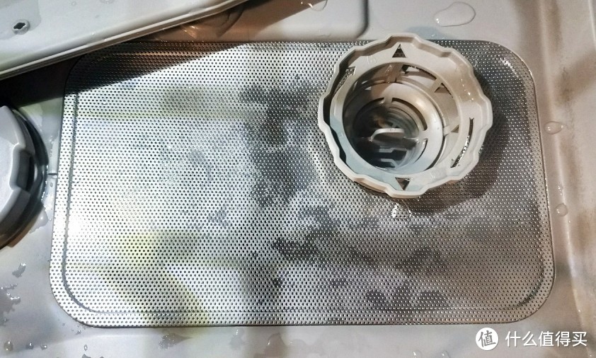 台式洗碗机的滤网和下水过滤↑