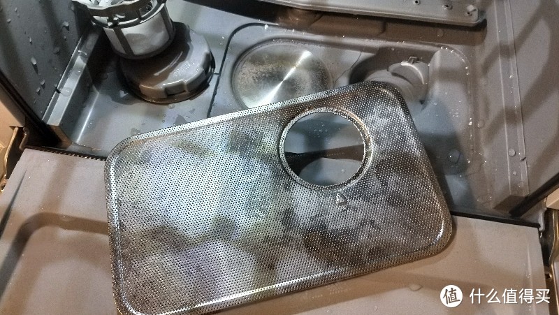 ​面壁反思:   用了两年半的洗碗机第一次清理三层滤网……