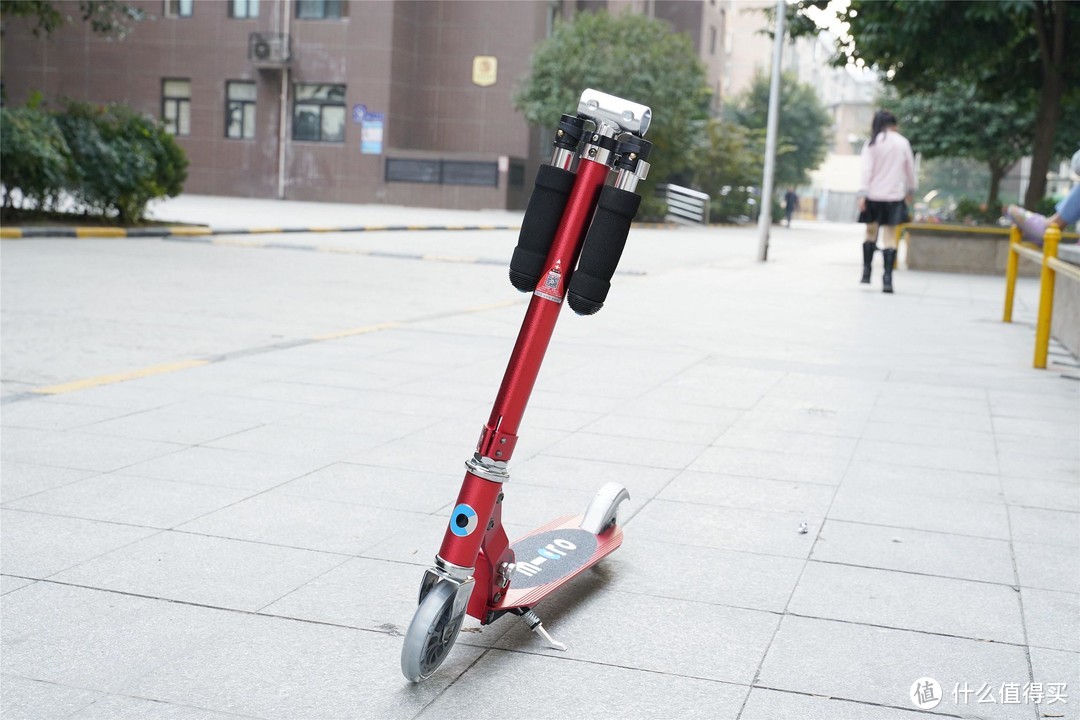城市代步小精灵，大人小孩都能玩，micro迈古米高精灵滑板车评测