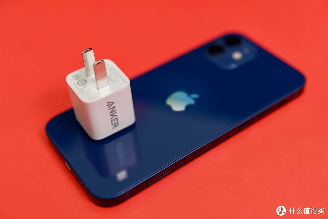 iPhone 11升级“拖鞋蓝” iPhone 12入手体验分享，五项升级让我入机不悔