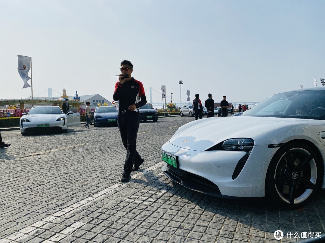 同为电动车，它凭什么卖70台五菱宏光Mini EV的钱——Taycan 驾驶体验