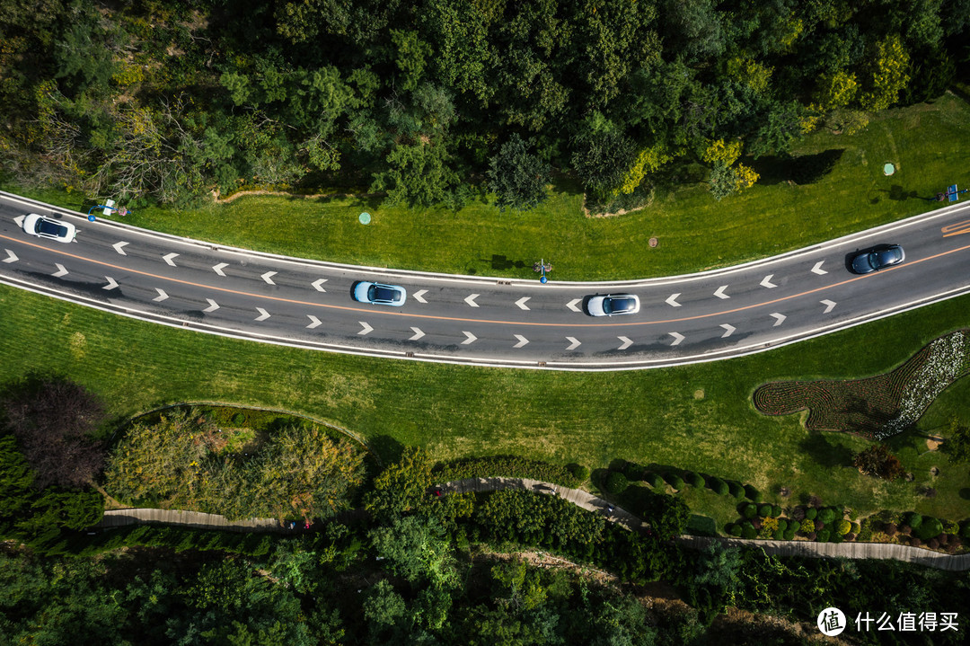 同为电动车，它凭什么卖70台五菱宏光Mini EV的钱——Taycan 驾驶体验